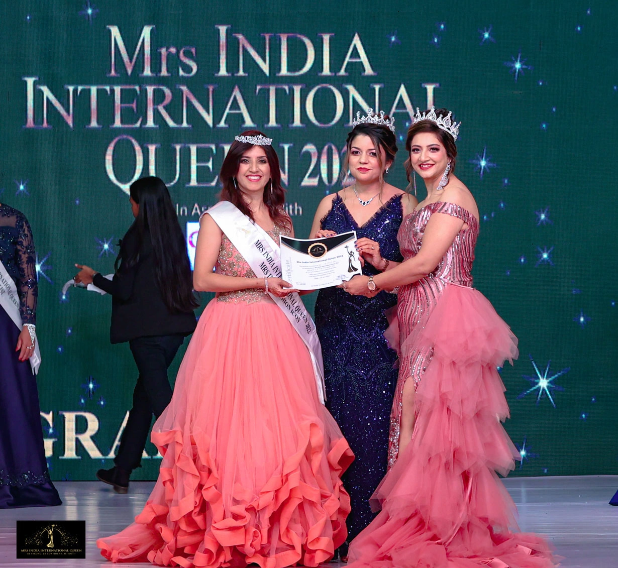 CROWNING MOMENTS - Mrs India International Queen