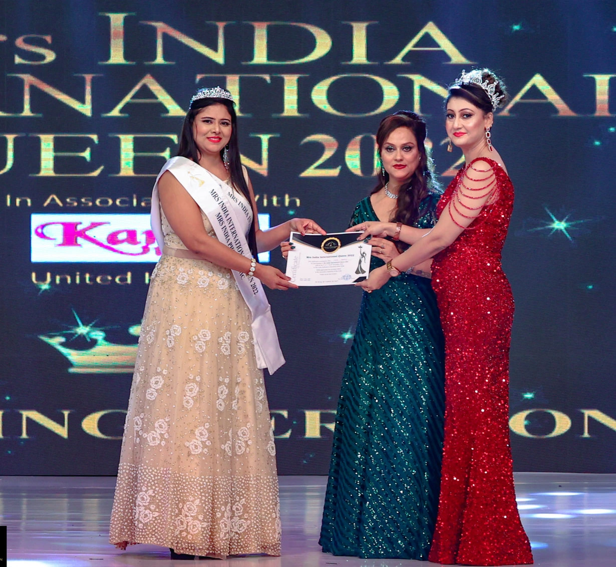 CROWNING MOMENTS - Mrs India International Queen