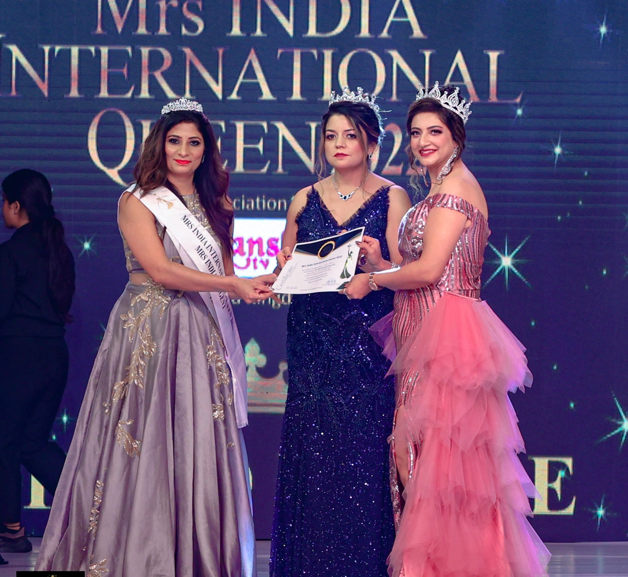 CROWNING MOMENTS - Mrs India International Queen