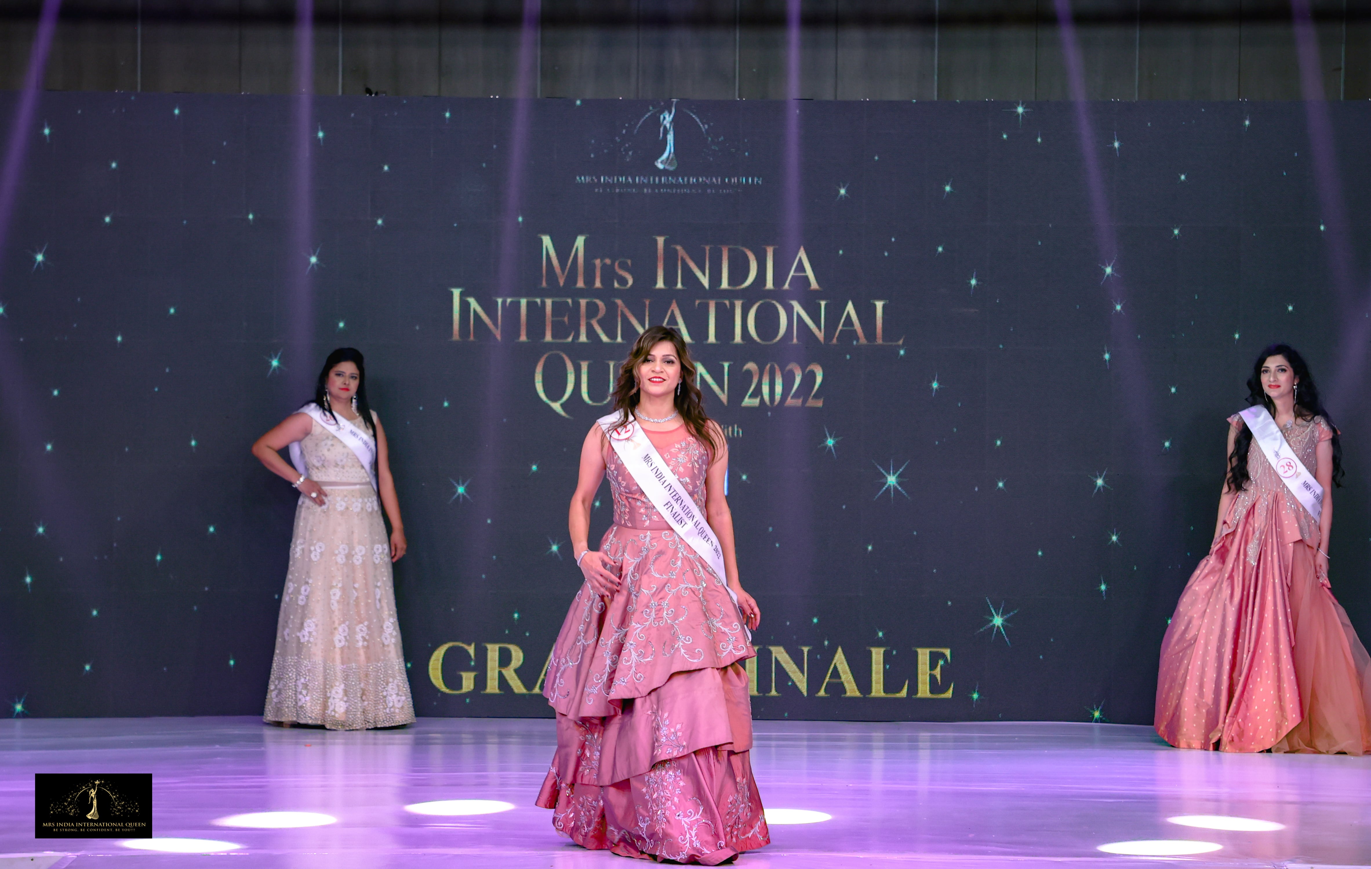 Evening Wear 2022 - Mrs India International Queen