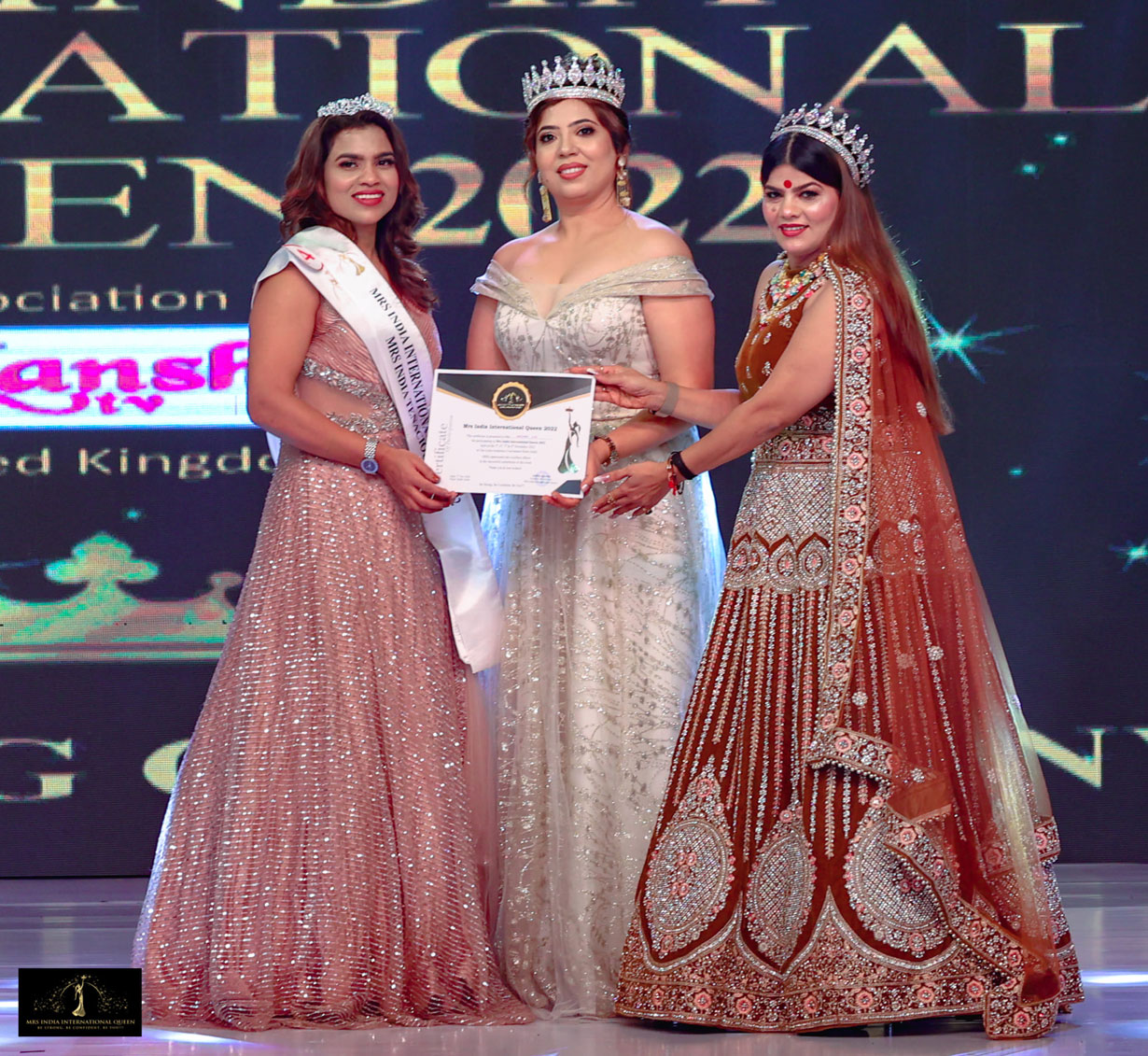 CROWNING MOMENTS - MRS INDIA INTERNATIONAL QUEEN